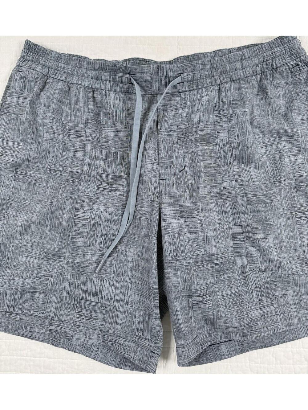 Lululemon Mens Gray Athletic Shorts Lined Drawstring Stretch Gym Running 34”-36”
